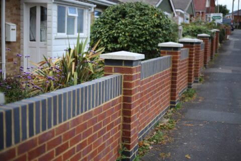 Brick Wall Builders in Scunthorpe DN15-DN17
